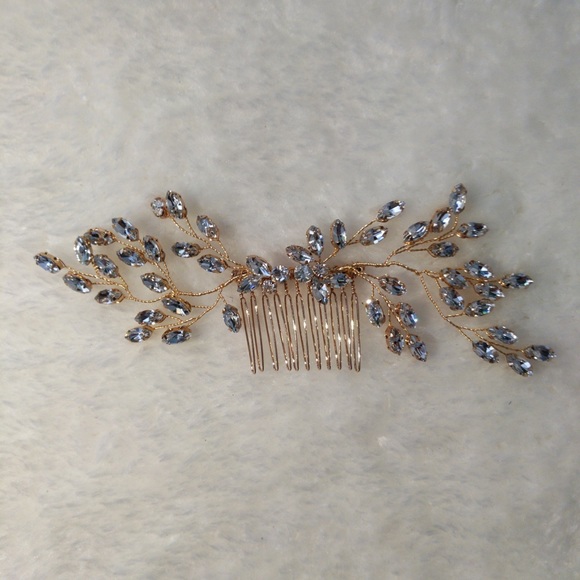 Gold Swarovski Crystal Hairpiece - Picture 1 of 7